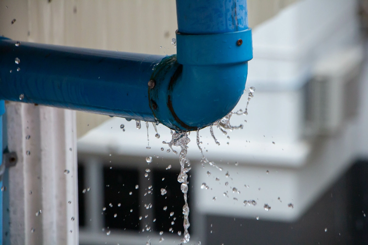 pipe bursting blue